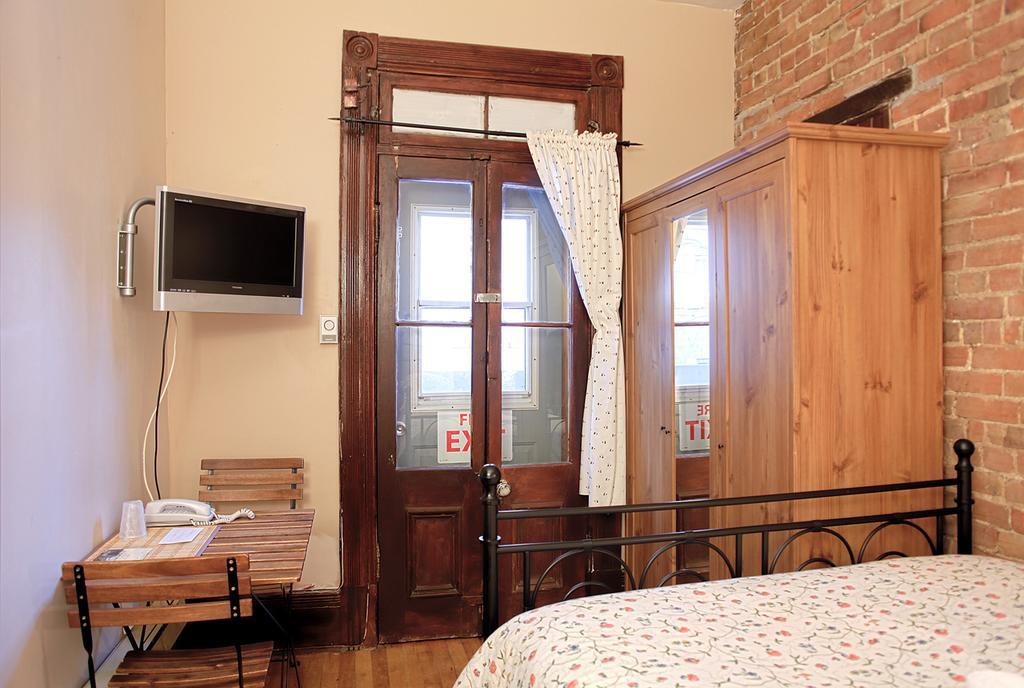 Gite University Bed And Breakfast Montreal Ruang foto