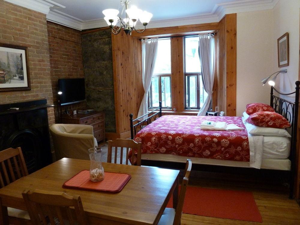 Gite University Bed And Breakfast Montreal Bagian luar foto