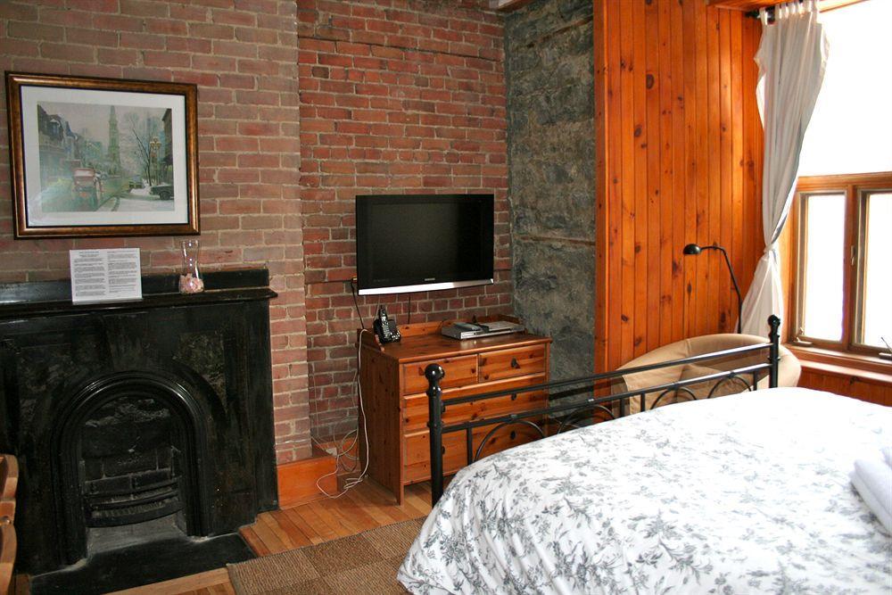 Gite University Bed And Breakfast Montreal Bagian luar foto