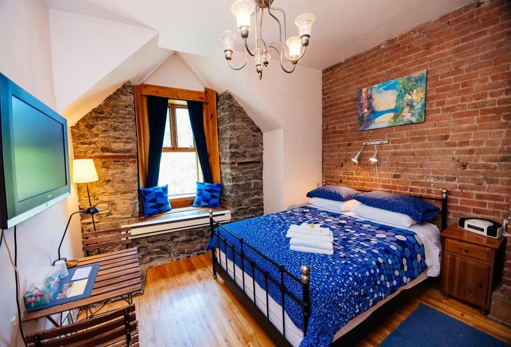 Gite University Bed And Breakfast Montreal Bagian luar foto