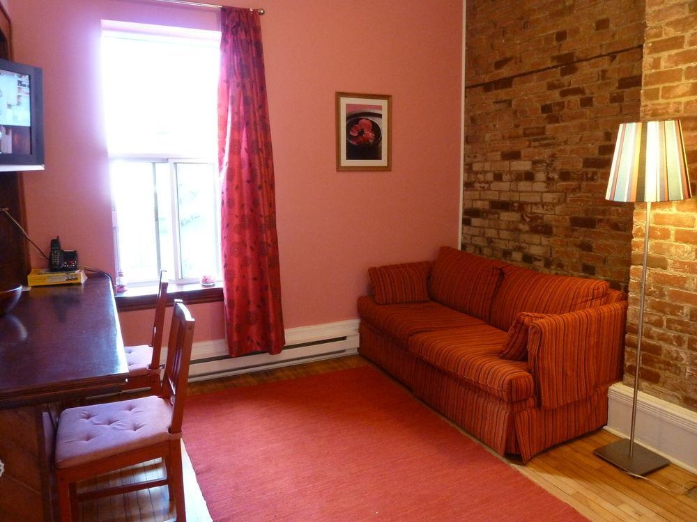 Gite University Bed And Breakfast Montreal Bagian luar foto