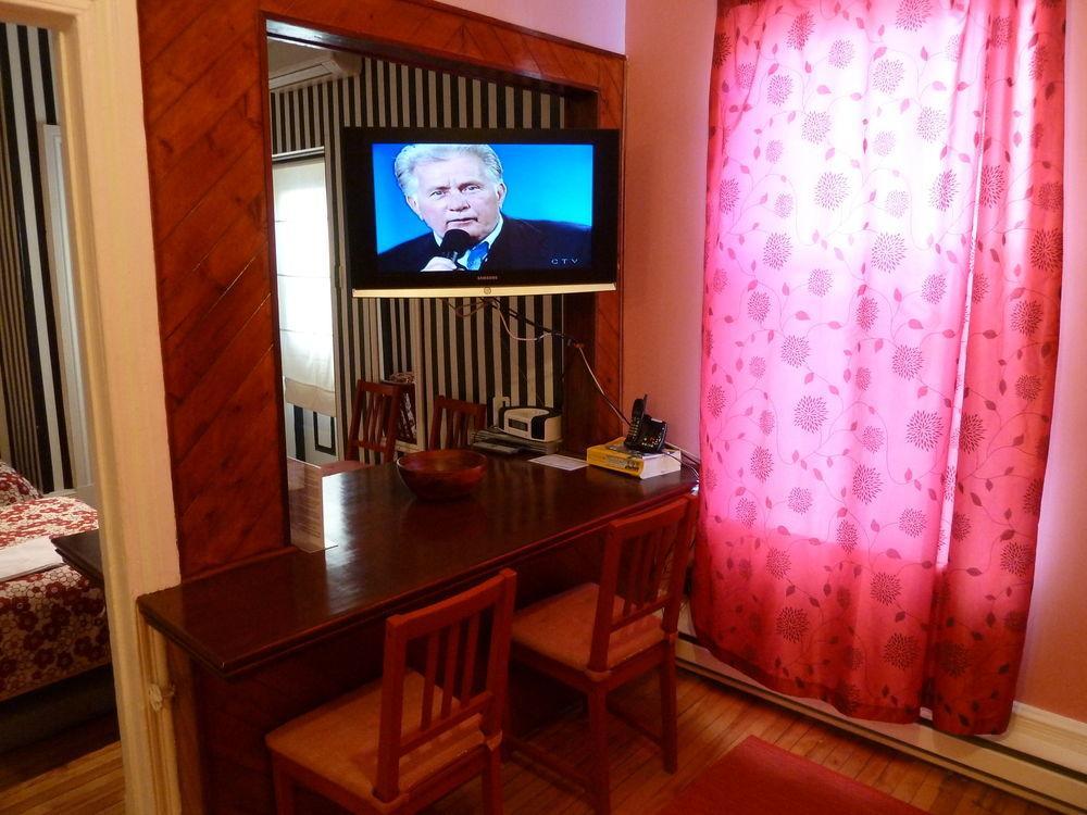Gite University Bed And Breakfast Montreal Bagian luar foto