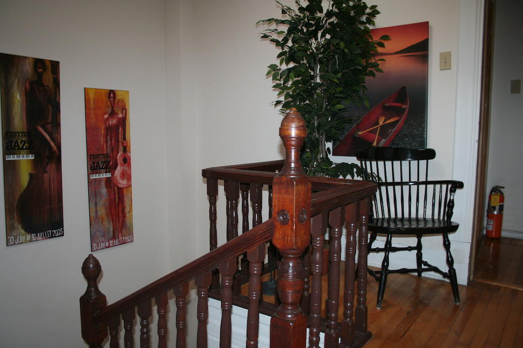 Gite University Bed And Breakfast Montreal Bagian luar foto